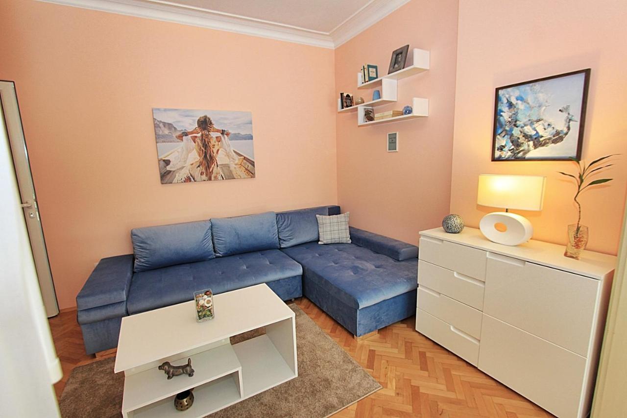 Colorful Apartment Sofia Esterno foto