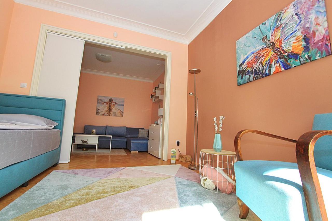Colorful Apartment Sofia Esterno foto