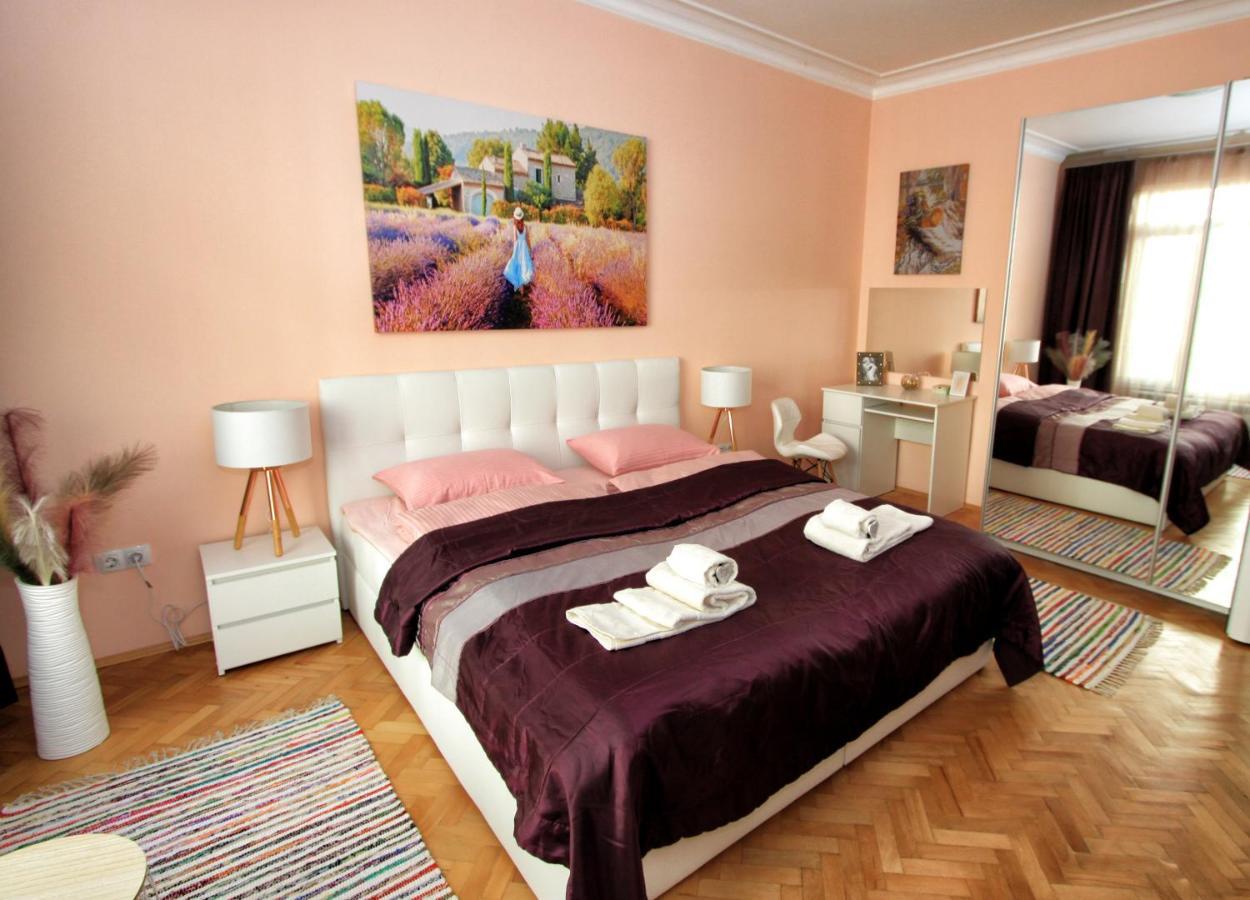 Colorful Apartment Sofia Esterno foto